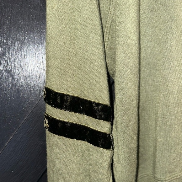 LVHR Revolve Sabina Crop Soft Micro Modal French Terry Raglan Sweatshirt Olive S - Picture 8 of 12